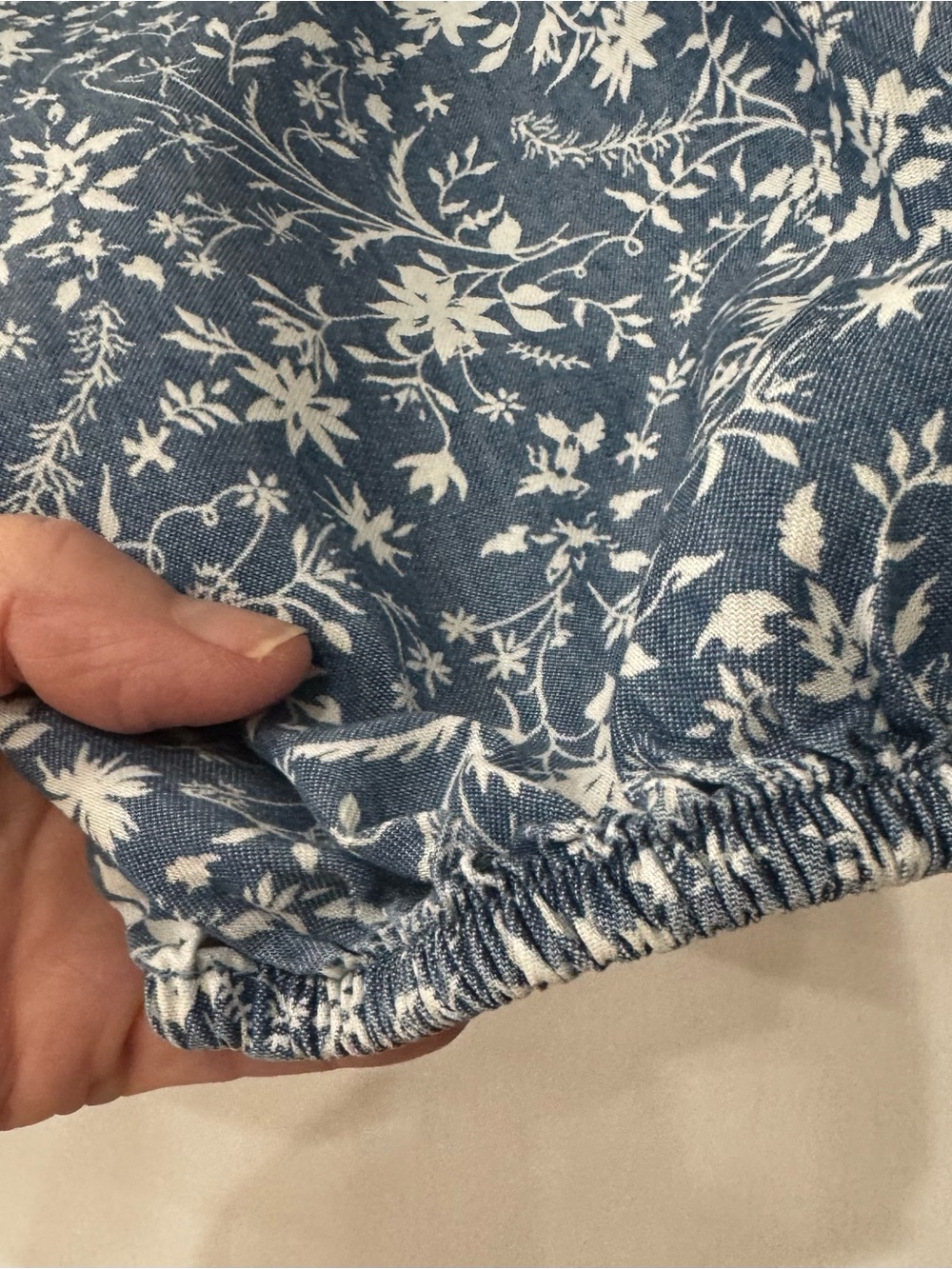 Blue Floral Button-Front Women’s Blouse Size L - Picture 5 of 9